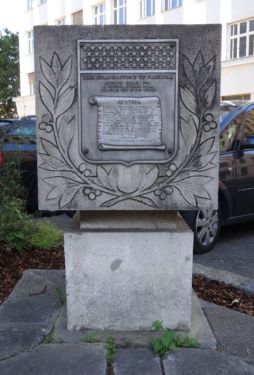 Foto: 9-Frankhplatz Denkmal 1 Kopie